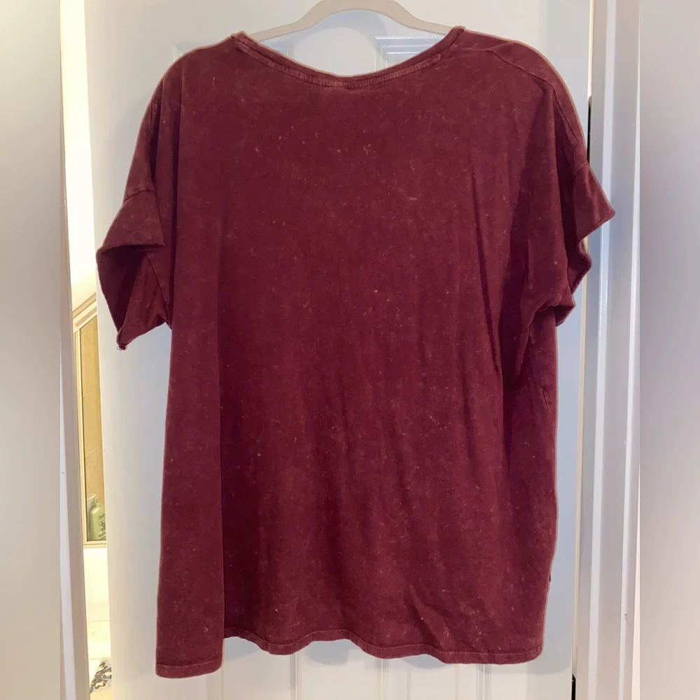 Distressed Wild Fable Top - Picture 2 of 4